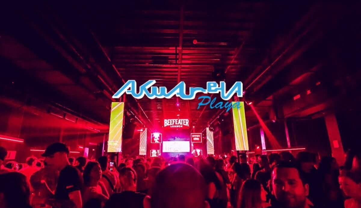 Party crowd at Akuarela Playa Valencia – Valencia beach nightlife